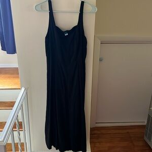 Black Old Navy Dress with Elegant Sweetheart Neckline